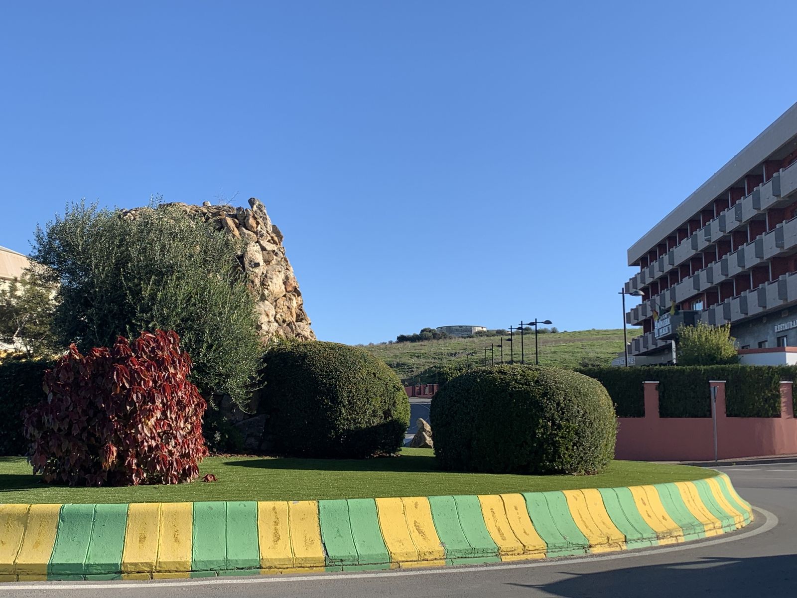 La rotonda de la Montera del Torero, en Los Barrios.