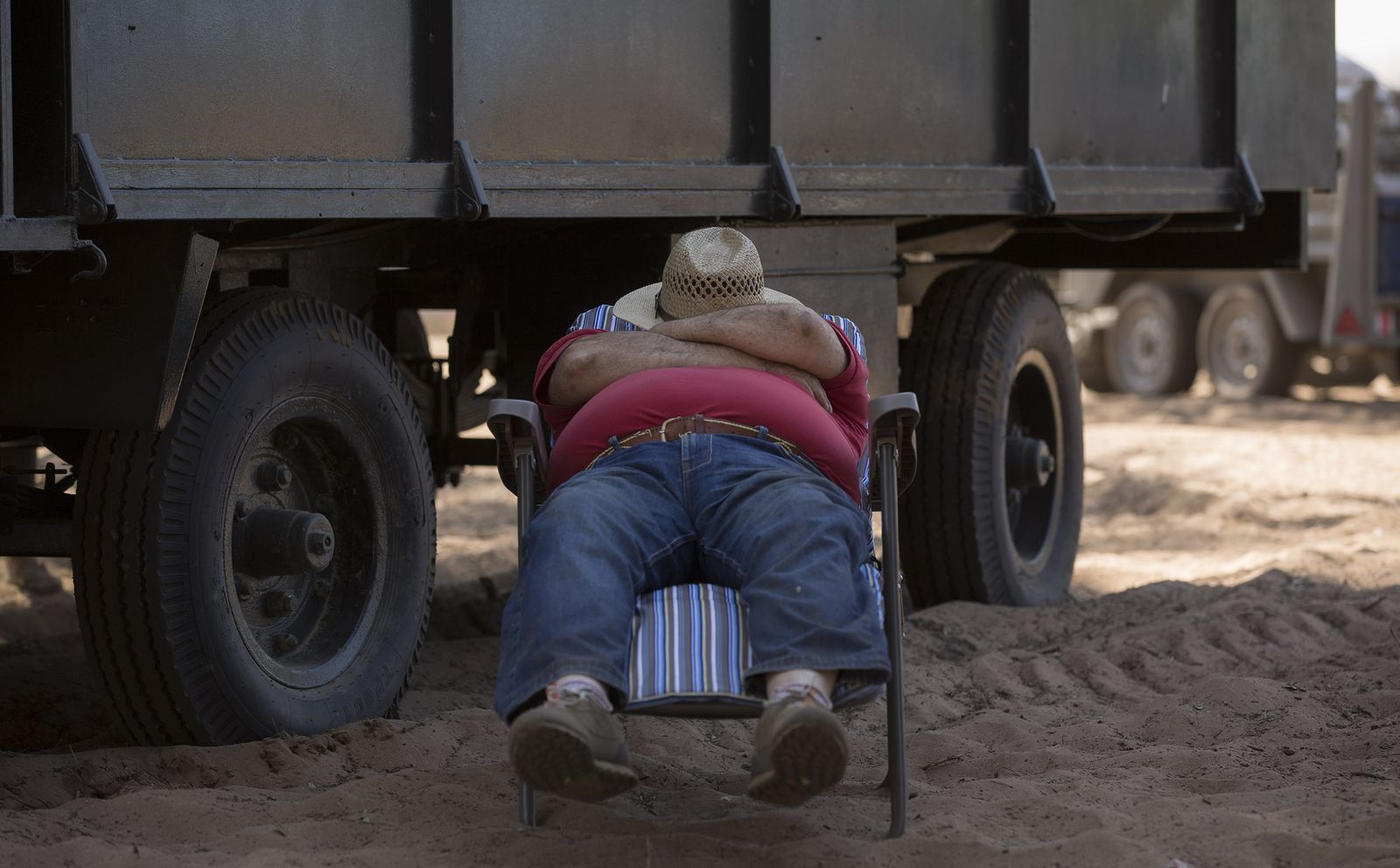 El paso de hermandades del Rocío por la Raya Real