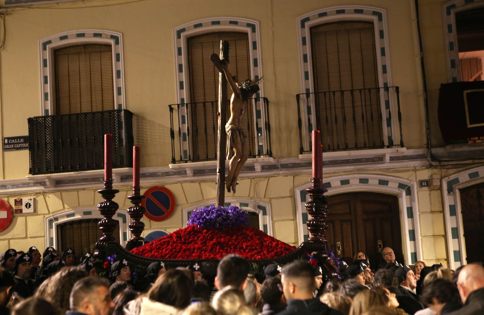 Miércoles Santo en Montilla: La procesión del Cristo del Amor, en imágenes
