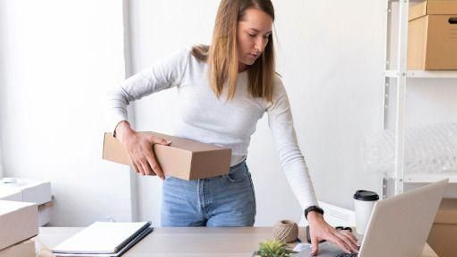 Requisitos para opositar a Correos en 2025 - 2026