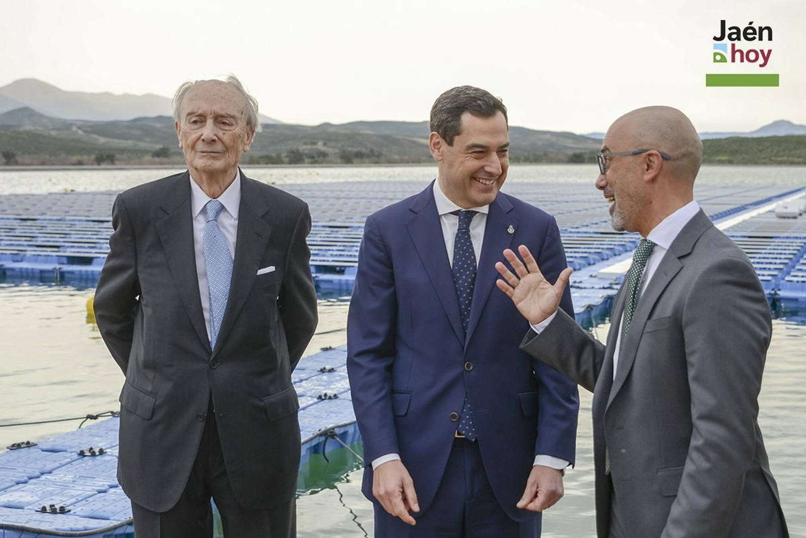 Inauguración de la planta fotovoltaica flotante en el Cortijo Conde de Guadiana de Úbeda.