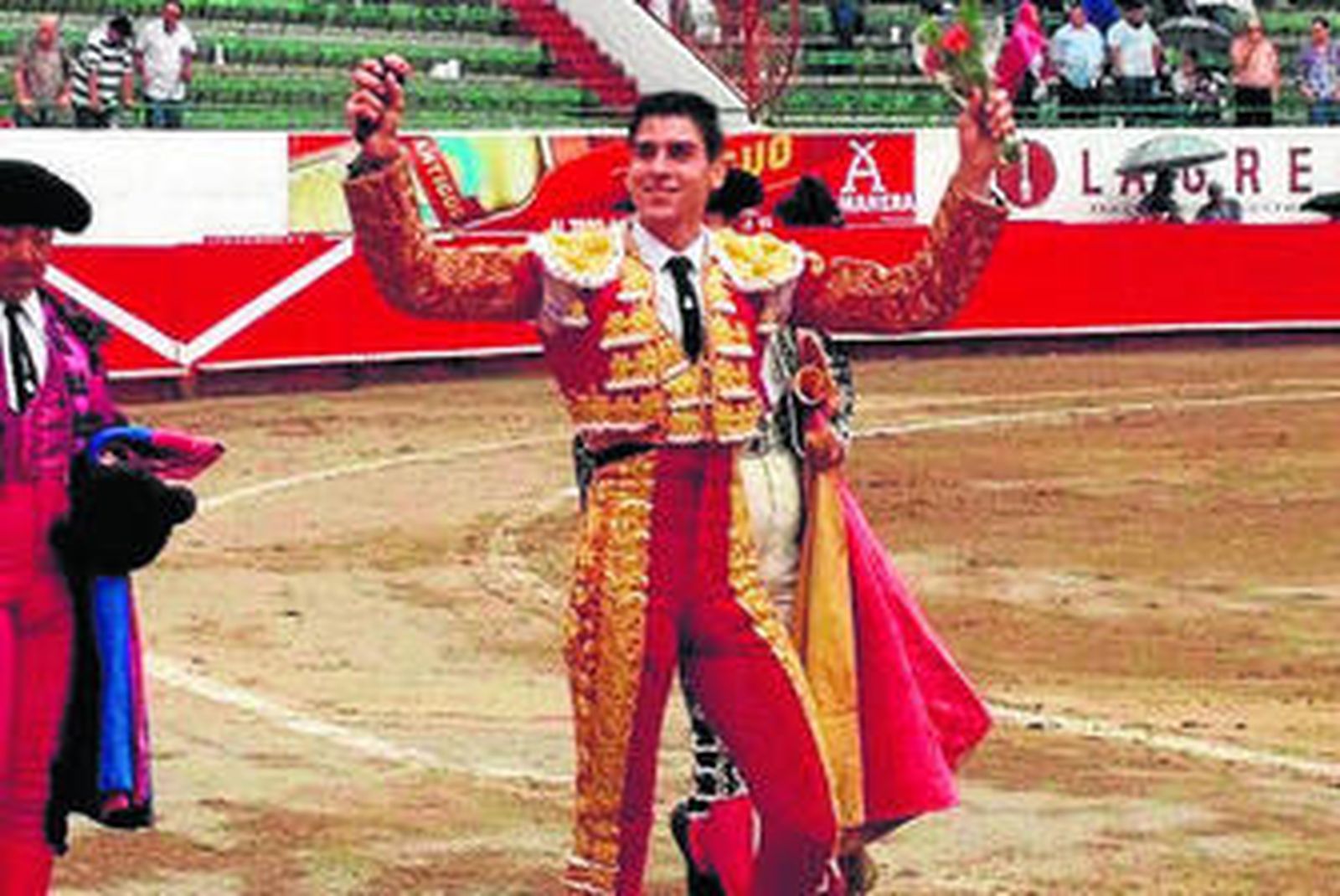 Pacheco da la vuelta al ruedo con la oreja en la Nuevo Progreso.