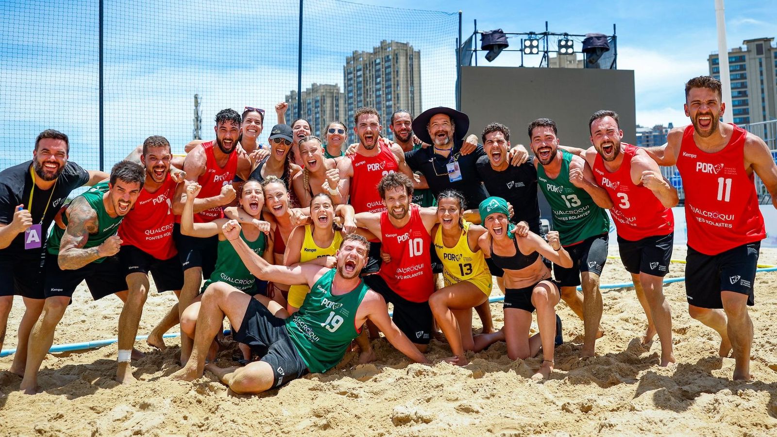 La selección de Portugal, con Pedro Soria a la izquierda, celebra su clasificación para semifinales