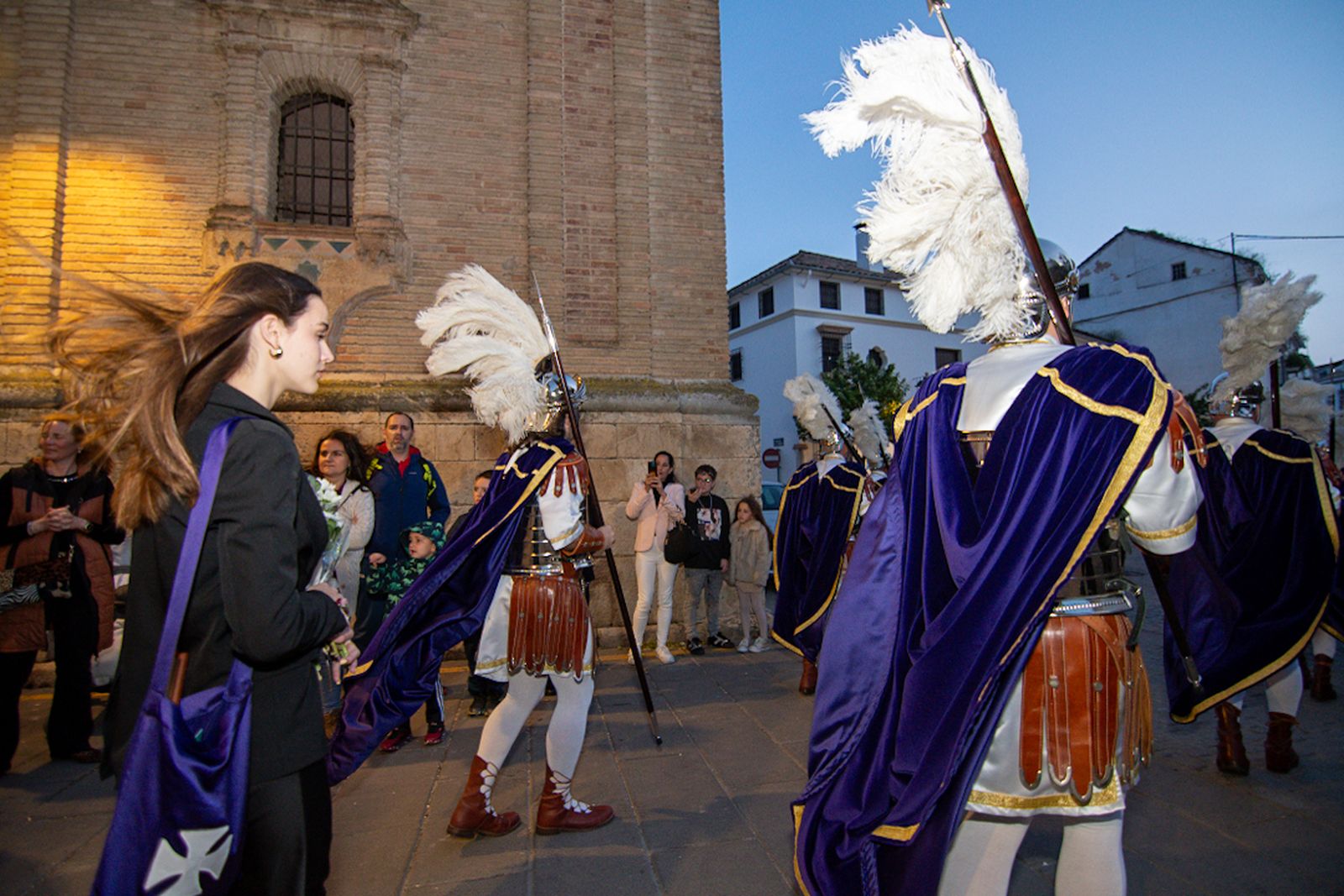 Las ofrendas a las vírgenes de las cofradías de Montilla por el Viernes de Dolores, en imágenes