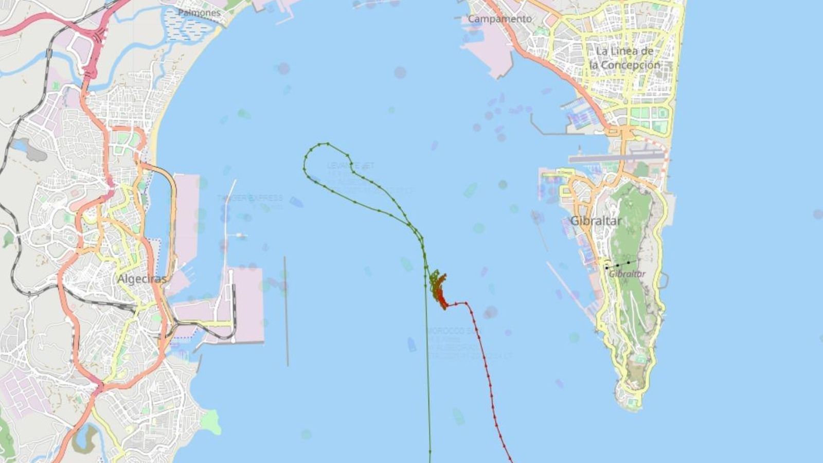 En rojo, el rumbo del DHT Mustang los días 16 y 17; en verde, el del día 18 tras levar anclas.