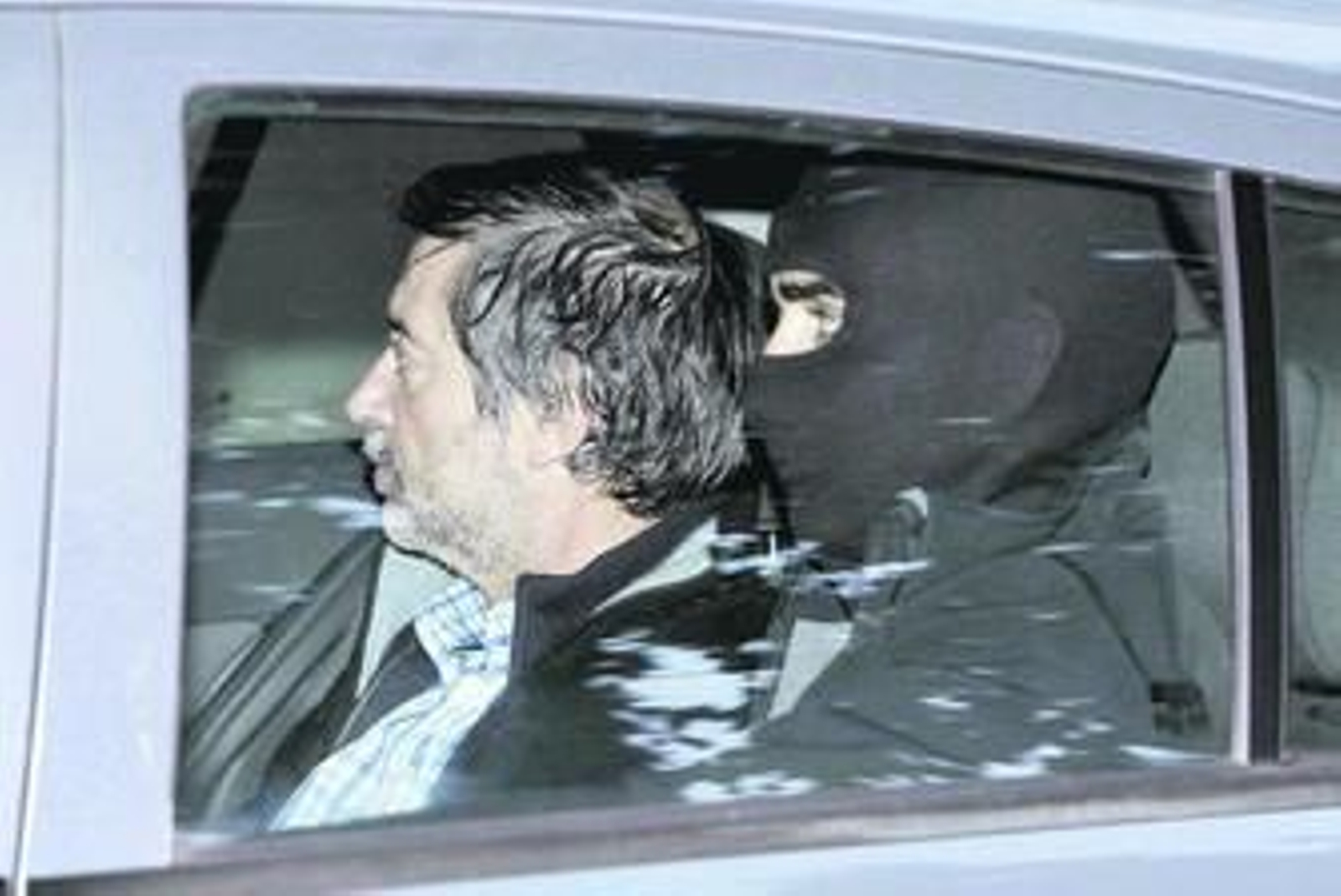 Díez Usabiaga es conducido en coche hasta las dependencias de la Audiencia Nacional para declarar ante el juez Garzón.
