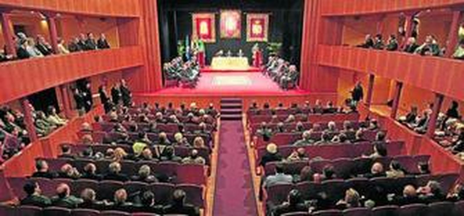 El Teatro de Las Cortes, durante la última celebración del Día de la Provincia, que se llevó a cabo en La Isla.