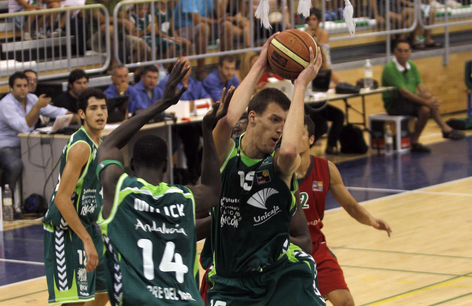 La carrera de Ognjen Kuzmic, en fotos