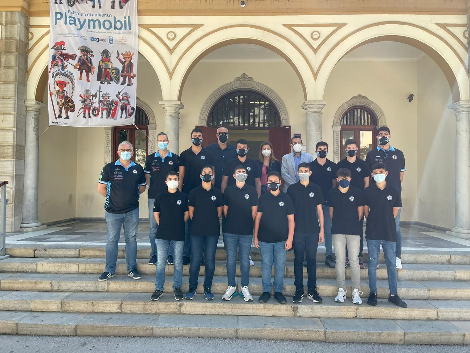 El conjunto infantil masculino de la ULB, en la recepción por parte de las autoridades locales