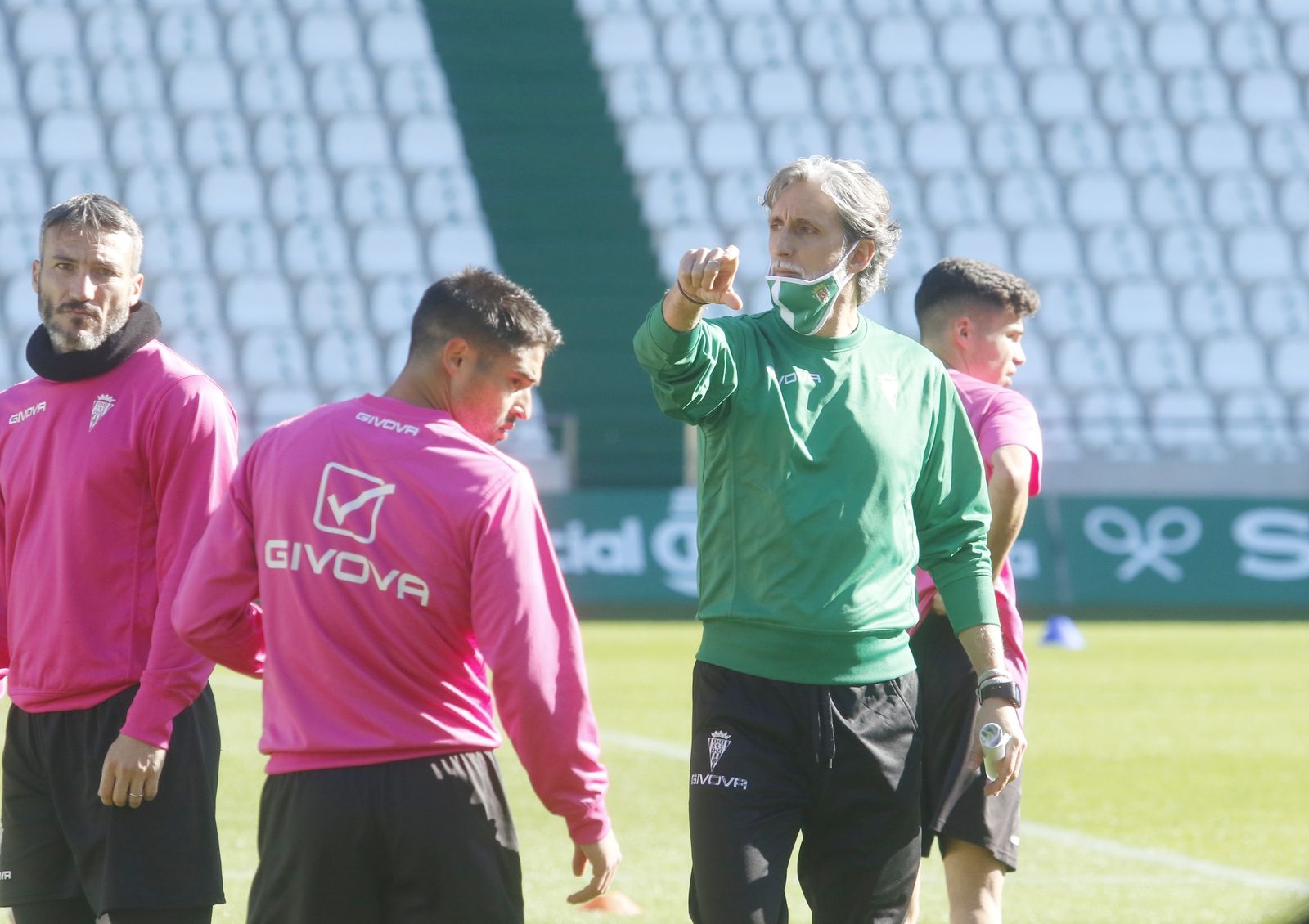 Pablo Alfaro, durante un entrenamiento con el Córdoba en El Arcángel.