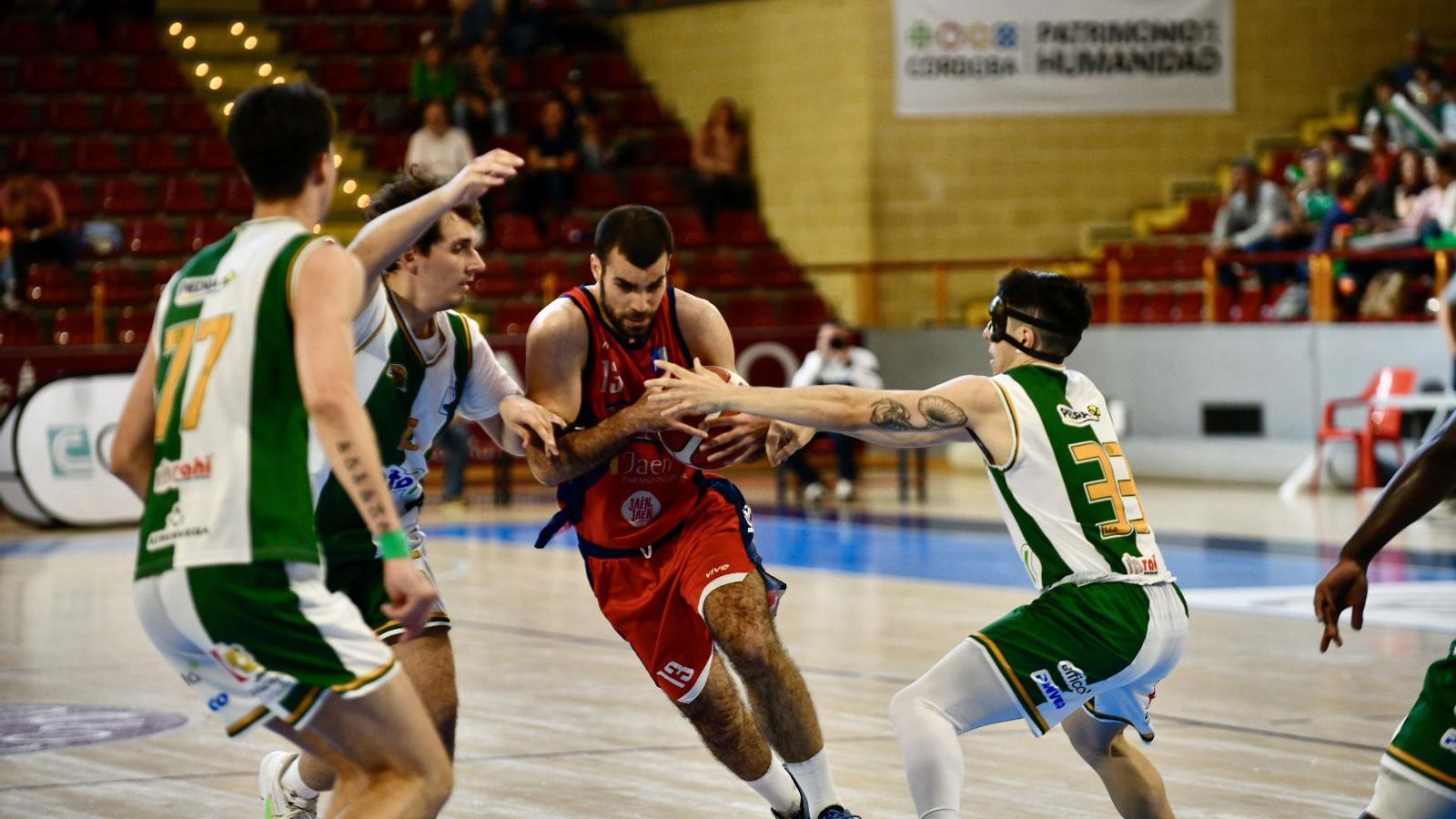Javi Santa Bárbara lideró al Jaén CB y fue una pesadilla para el Coto Córdoba CB.