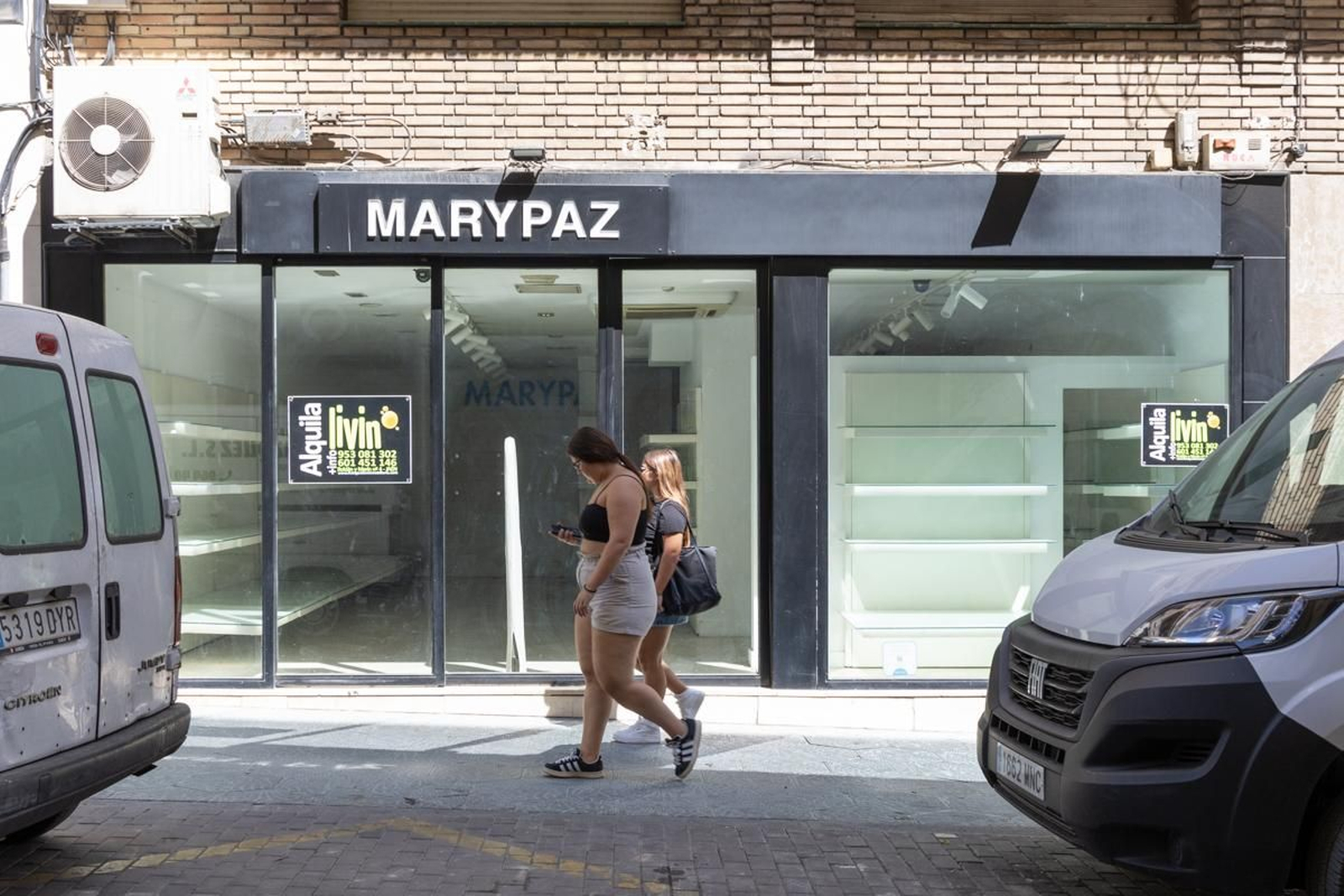 Locales vacíos en el centro de Jaén, en imágenes