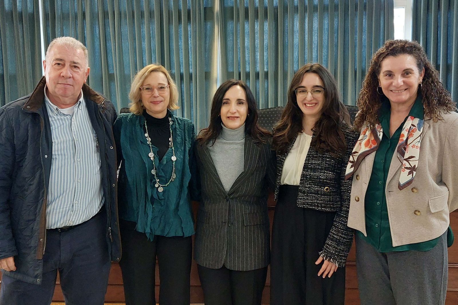 Claudia Cristina Martino con el tribunal de su tesis sobre Colombine.