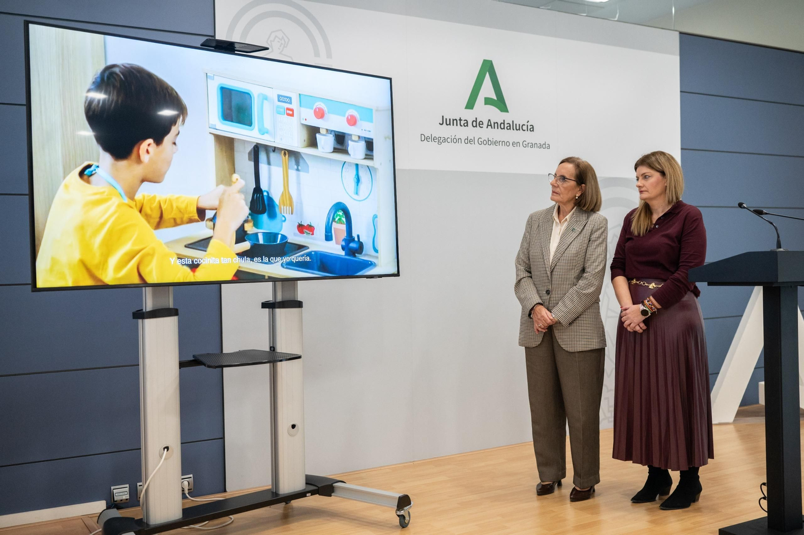 La delegada Matilde Ortiz ha presentado en Granada, junto a la coordinadora provincial del IAM, Teresa Illescas, la nueva edición de la campaña