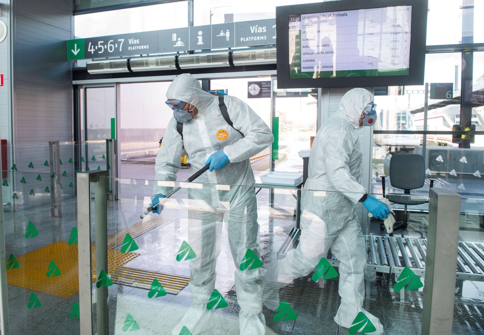 El material usado en las desinfecciones también debe ser gestionado tras su uso.