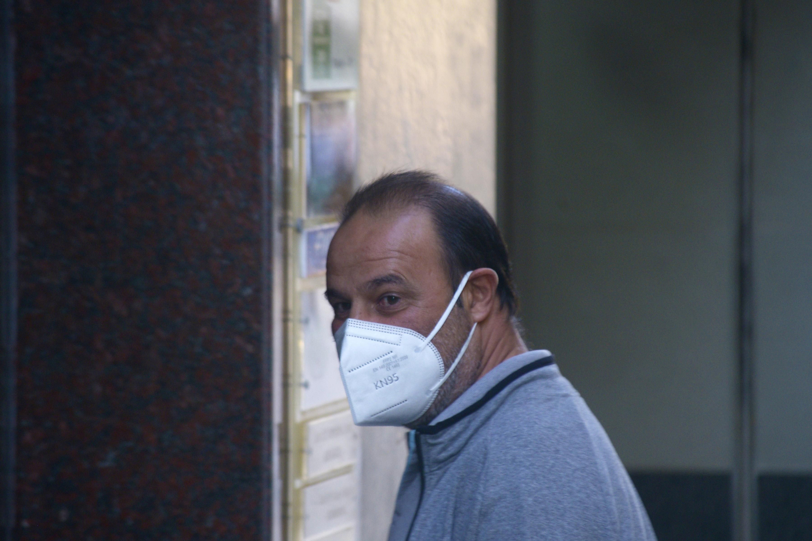 Fotos del cierre de comercios y bares en las calles por el Covid