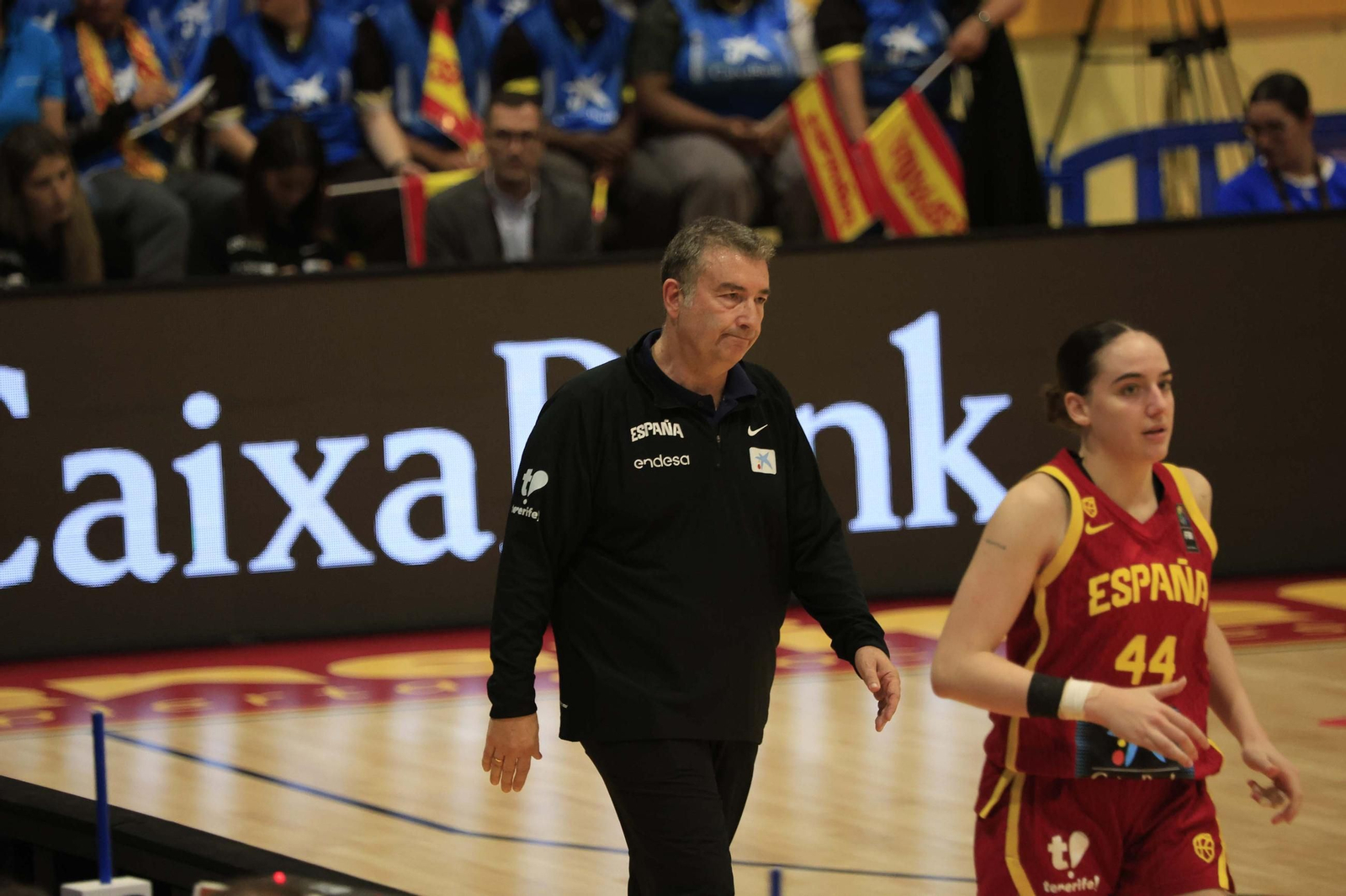 Fotos del partido y ambiente en el España-Francia del Torneo Internacional de Baloncesto Femenino en La Línea