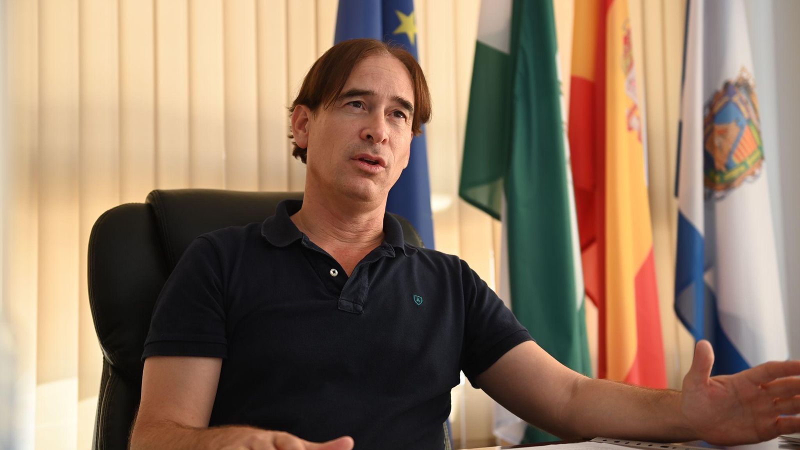 "Bajo el paraguas del Colegio de Veterinarios tienen cabida todas las sensibilidades que estén ajustadas a ley y, a fecha de hoy, la tauromaquia es una actividad legal y regulada", alega el Presidente. "Bajo el paraguas del Colegio de Veterinarios tienen cabida todas las sensibilidades que estén ajustadas a ley y, a fecha de hoy, la tauromaquia es una actividad legal y regulada", alega el Presidente.