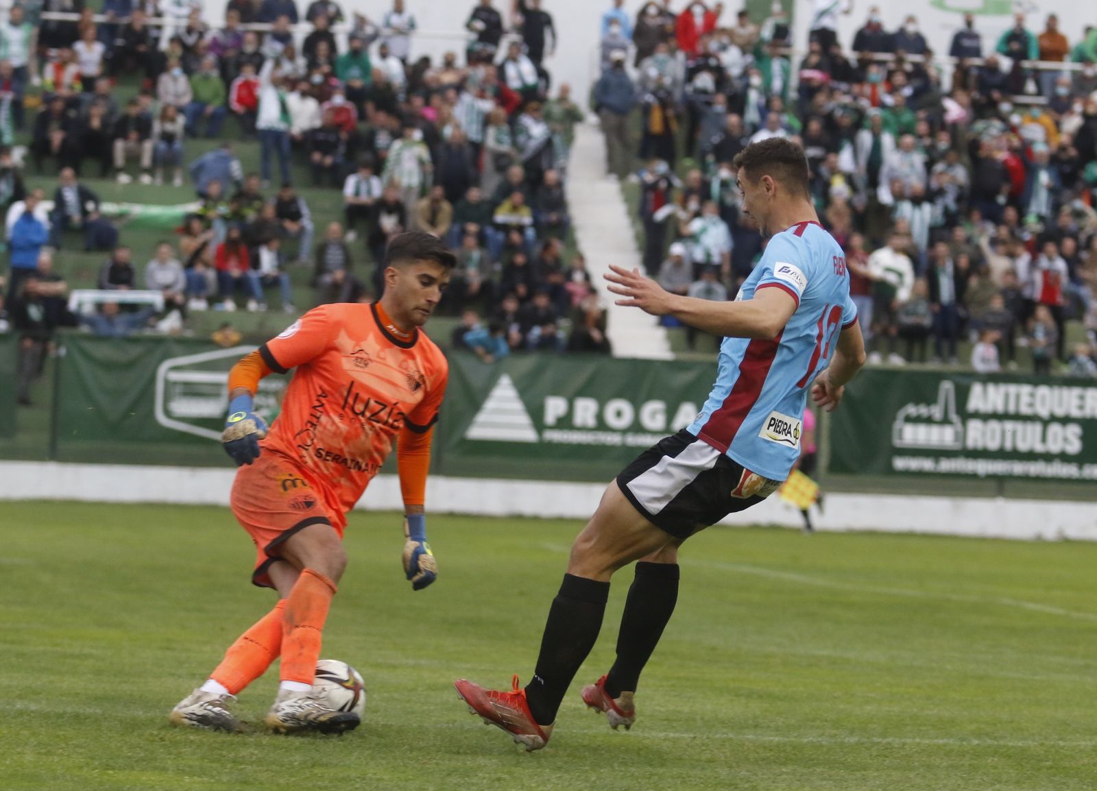 La victoria del Córdoba CF ante el Antequera, en imágenes