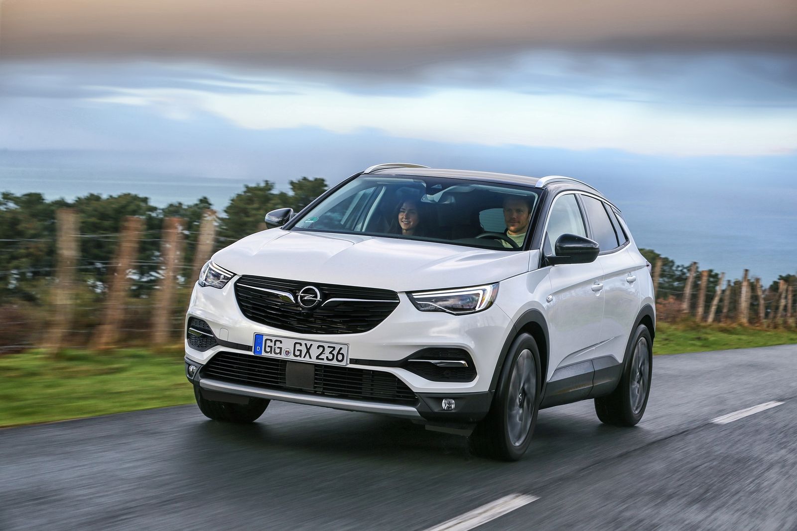 El nuevo Opel Grandland X Ultimate destaca por su mayor potencia y equipamiento.