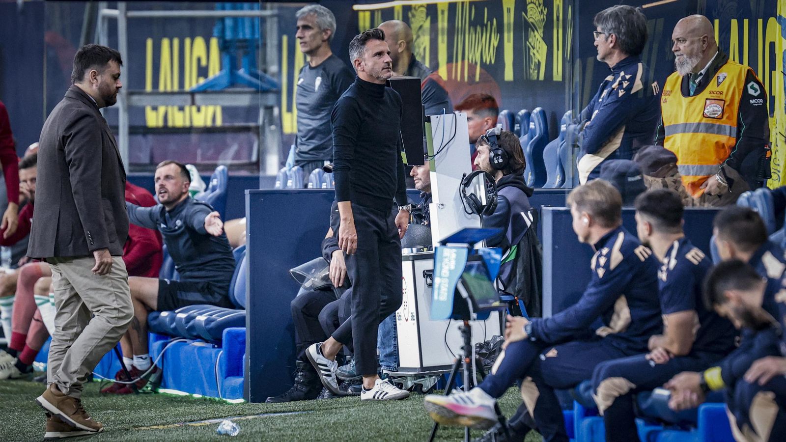 Búscate entre las imágenes del partido de fútbol entre Cádiz CF y Córdoba CF