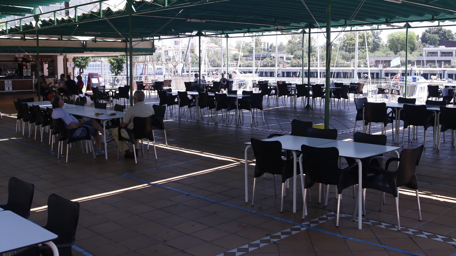 Zona de restauración del Club Náutico.