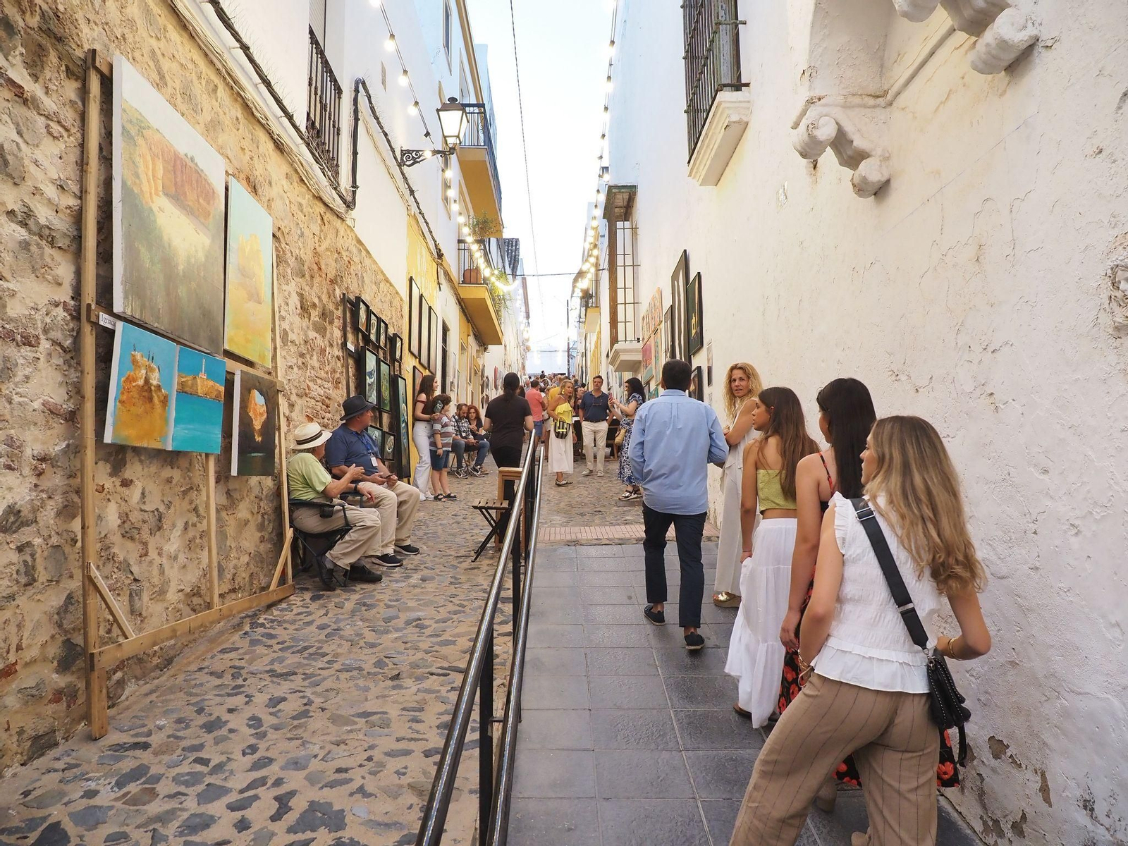Paseo por el Arte de Ayamonte, el mayor museo efímero a cielo abierto, en imágenes