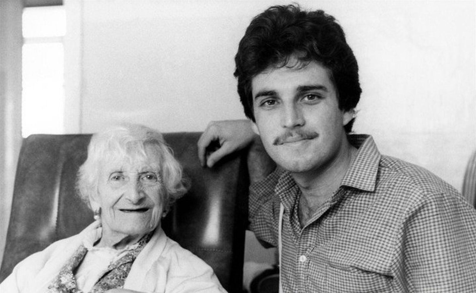 Pilar Ortega, durante su etapa como vecina de La Línea, junto a Pepe Villalba.