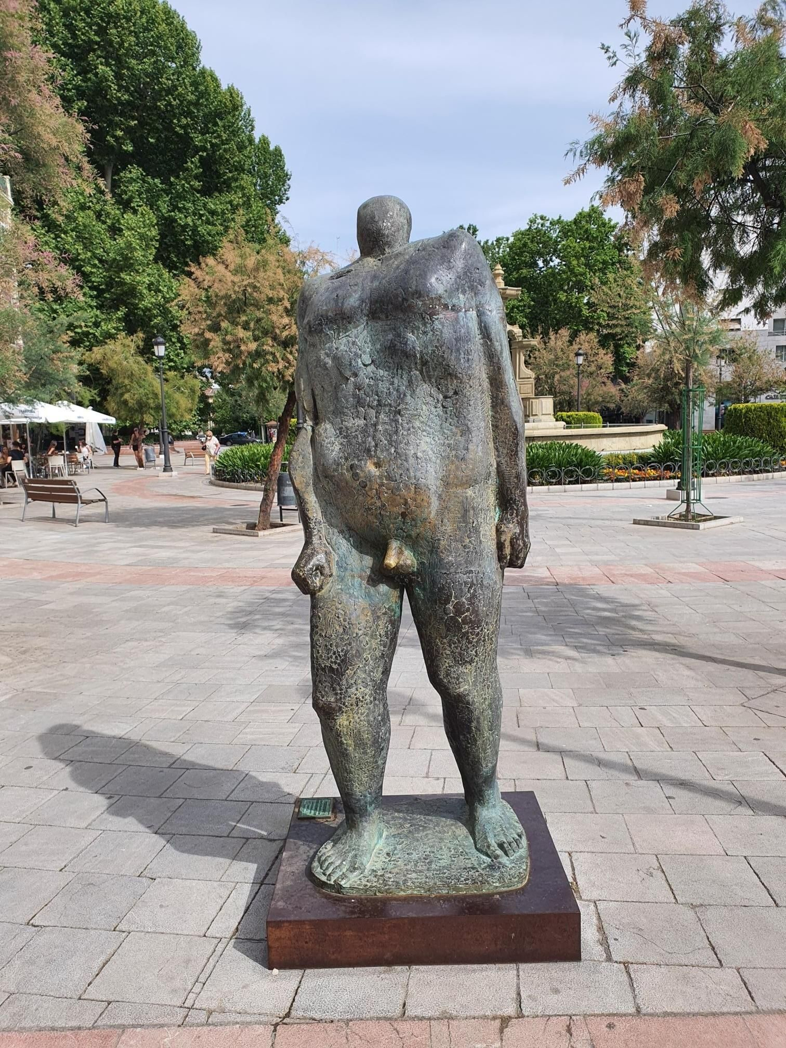 Hay quien cree que la estatua de Puerta Real está dedicada al malafollá