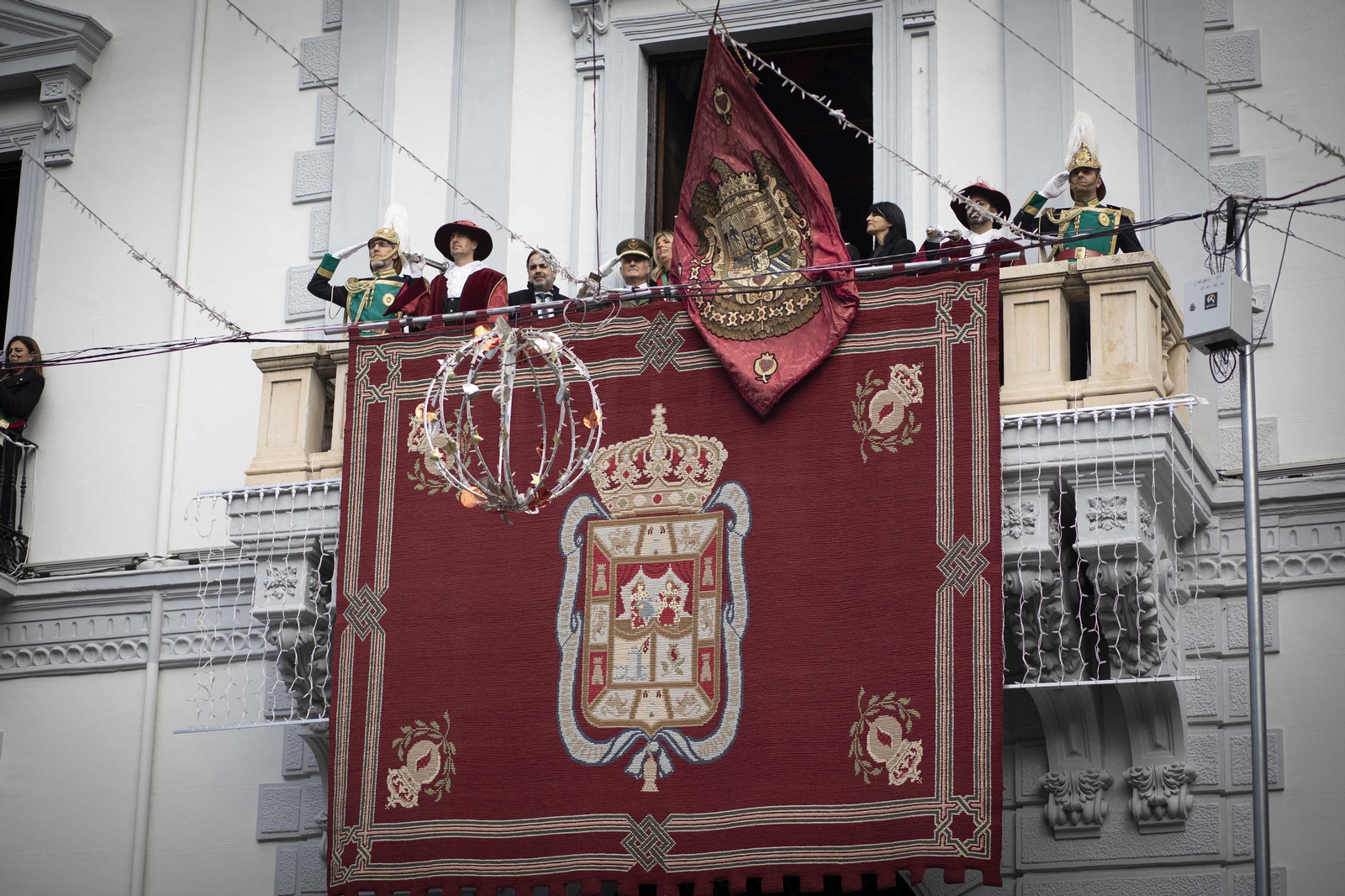 Imagen de la tremolación del pendón el año 2023.