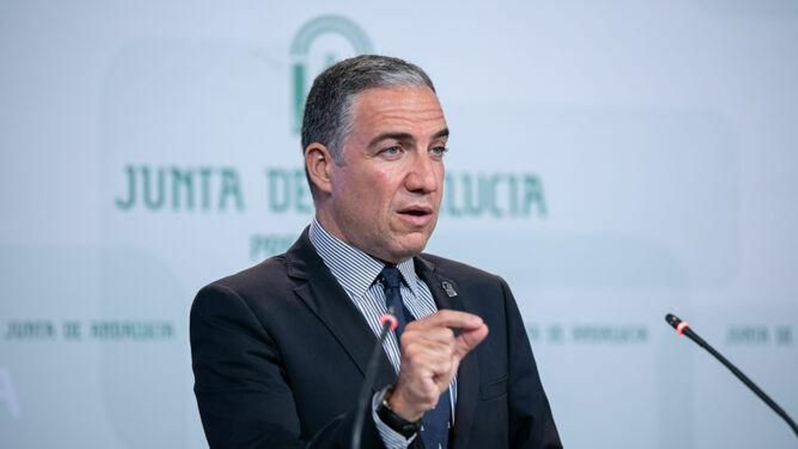 Elías Bendodo, en una rueda de prensa.