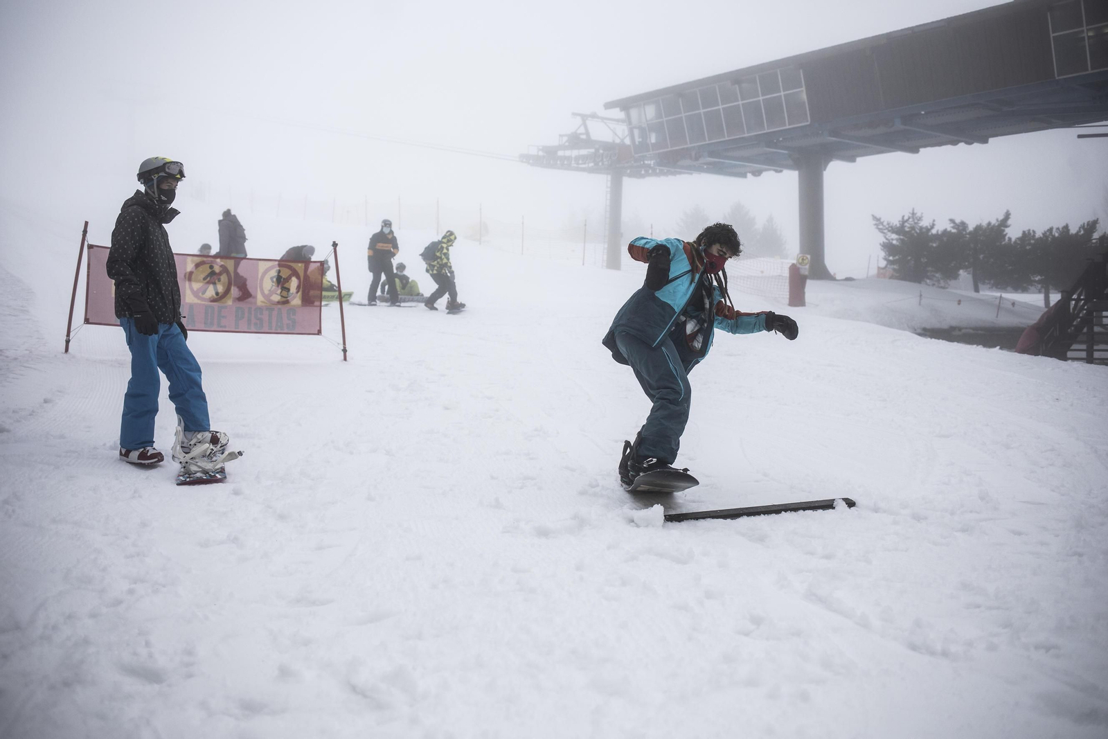 Vuelve la paradoja a Sierra Nevada: cerrada para Granada capital y abierta para los sevillanos