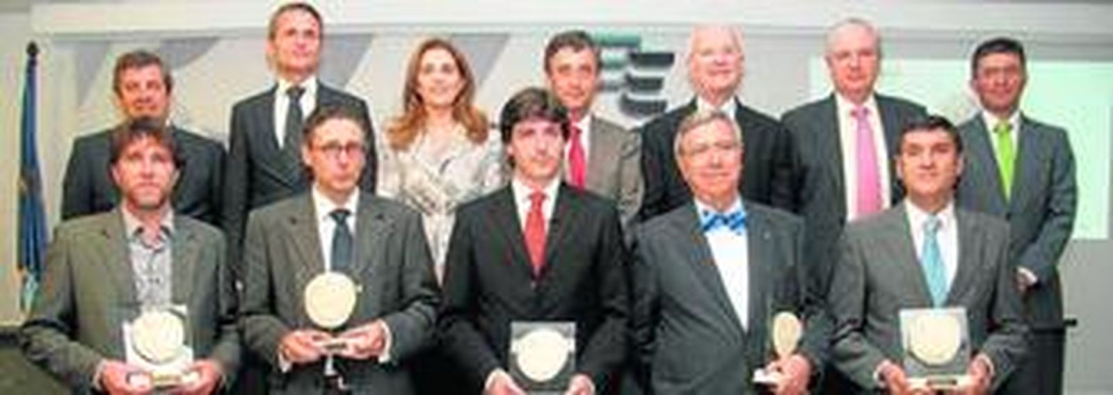 Ricardo Ríos, presidente de la APC; Óscar González -Barba, director general del Club Antares, y Manuel Otero Alvarado y Pedro Sánchez Cuerda, presidentes de los hoteleros  y de los hosteleros, respectivamente, de Sevilla y provincia.