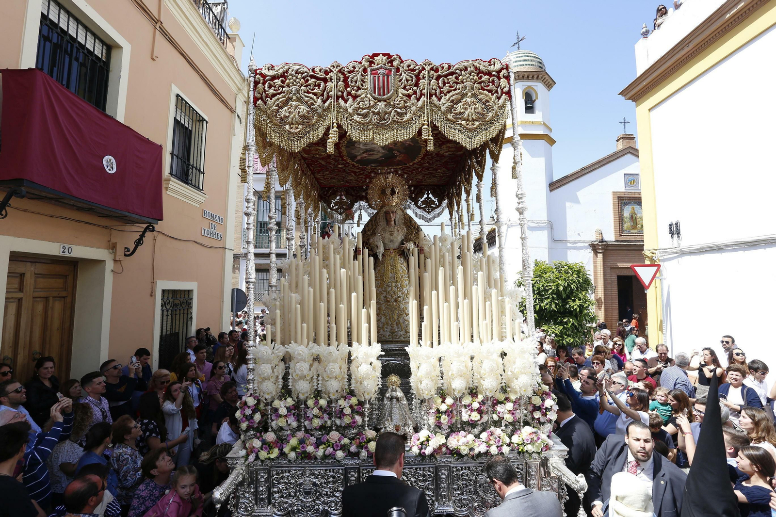 Las imágenes de La Hermandad de Santa Genoveva
