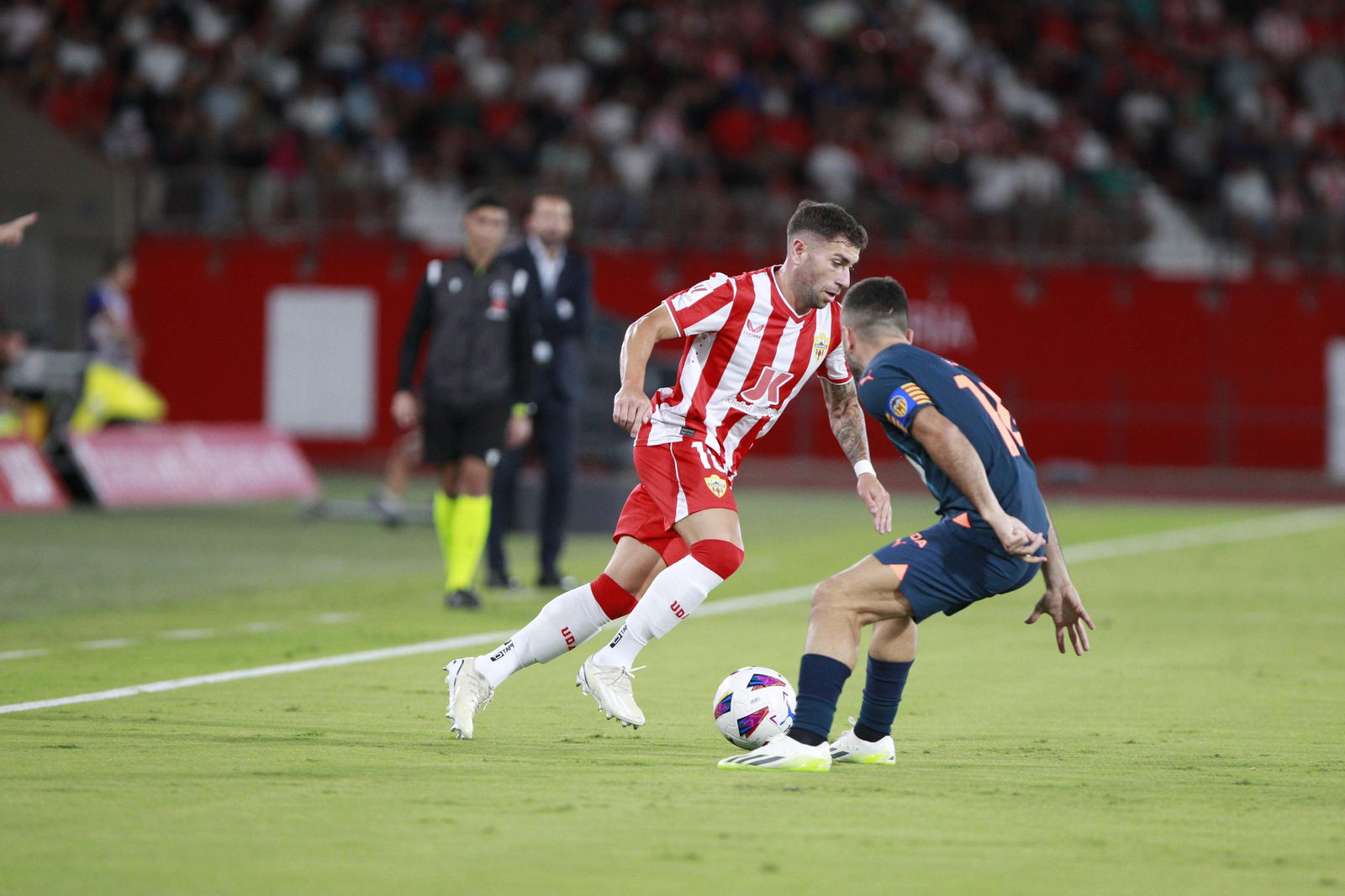 Imágenes del partido de La Liga Ea Sports U.D. Almería-Valencia C.F.