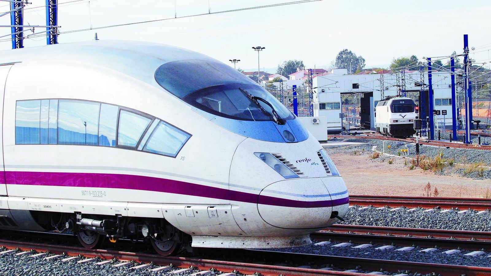 La puesta en marcha de un cambiador de ancho en Granada reducirá los tiempos a Madrid