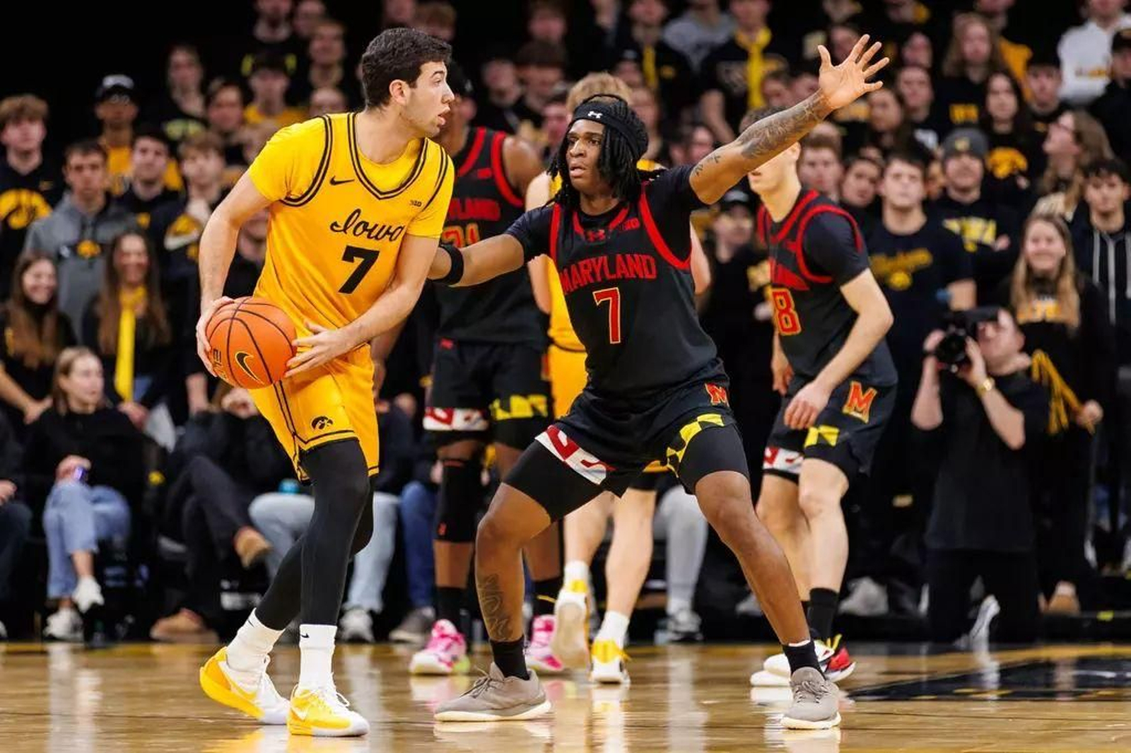 NCAA: Álvaro Folgueiras, triunfo ante la Maryland de Guille del Pino