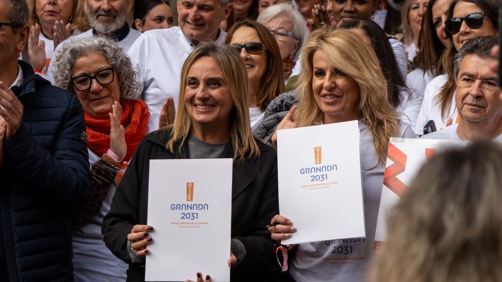 Firma del convenio para la creación de los voluntarios de la capitalidad.