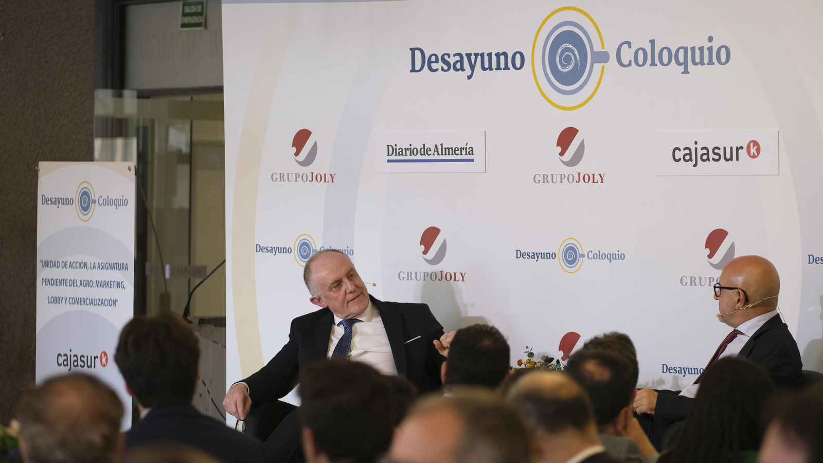 Desayuno coloquio de Grupo Joly y Cajasur, con la participación del ponente Enrique de los Ríos