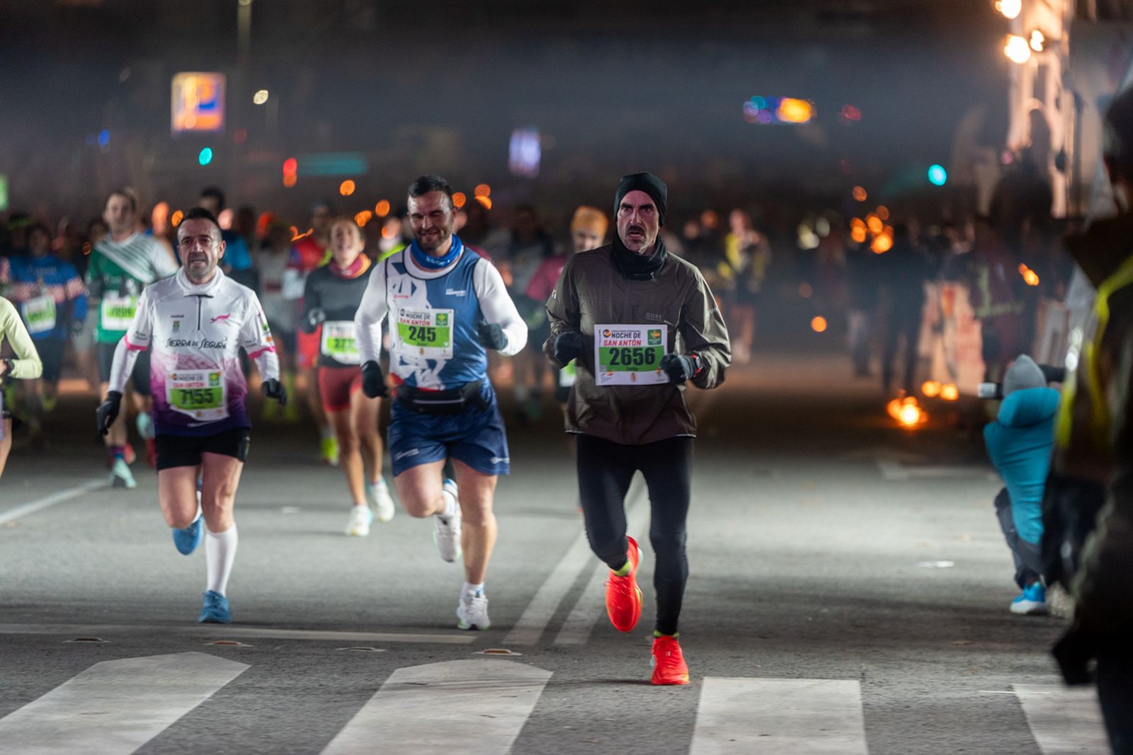 En imágenes: búscate en tu llegada a meta de la Carrera de San Antón 2026 (6)