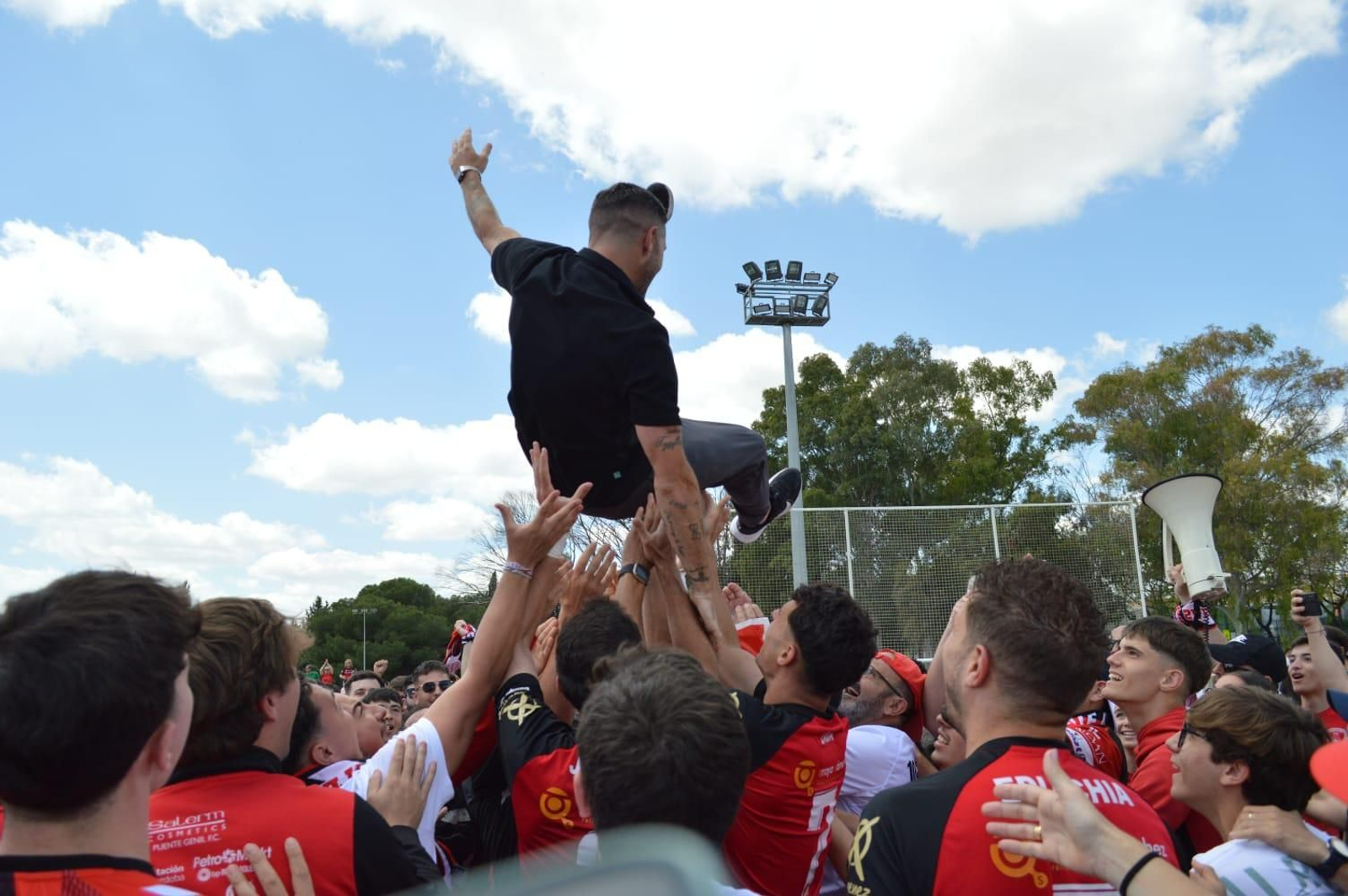 Las mejores fotos del ascenso del Salerm Puente Genil a Segunda Federación