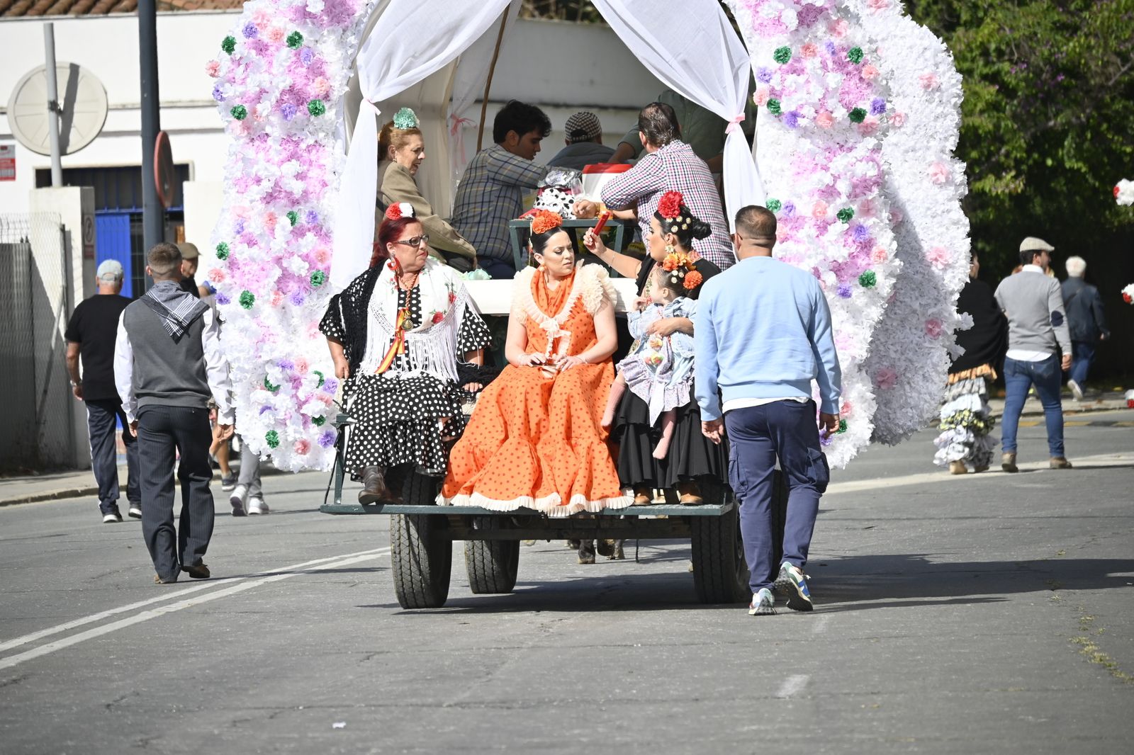 El Rocío 2024: las mejores imágenes de la salida de Emigrantes