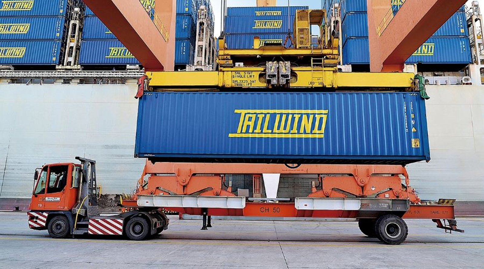 La compañía perteneciente a la cadena de supermercados ha reestructurado su servicio Dolphin Express La compañía perteneciente a la cadena de supermercados ha reestructurado su servicio Dolphin Express