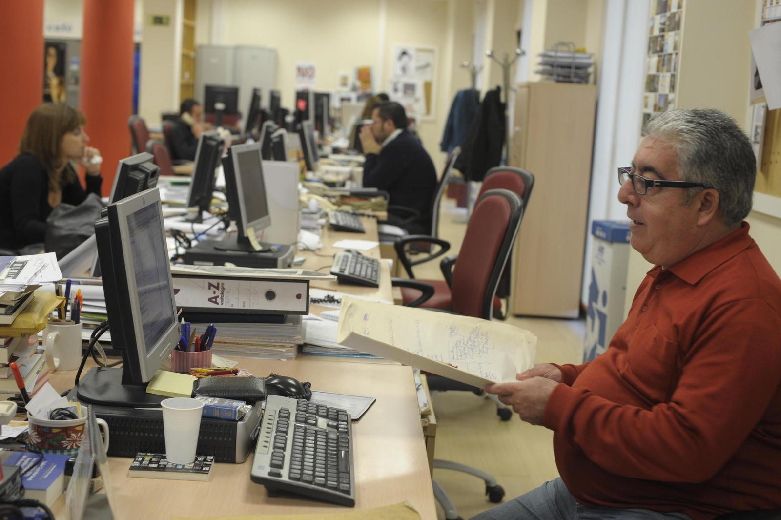 Foto de archivo de Emilio López en la redacción del Diario.