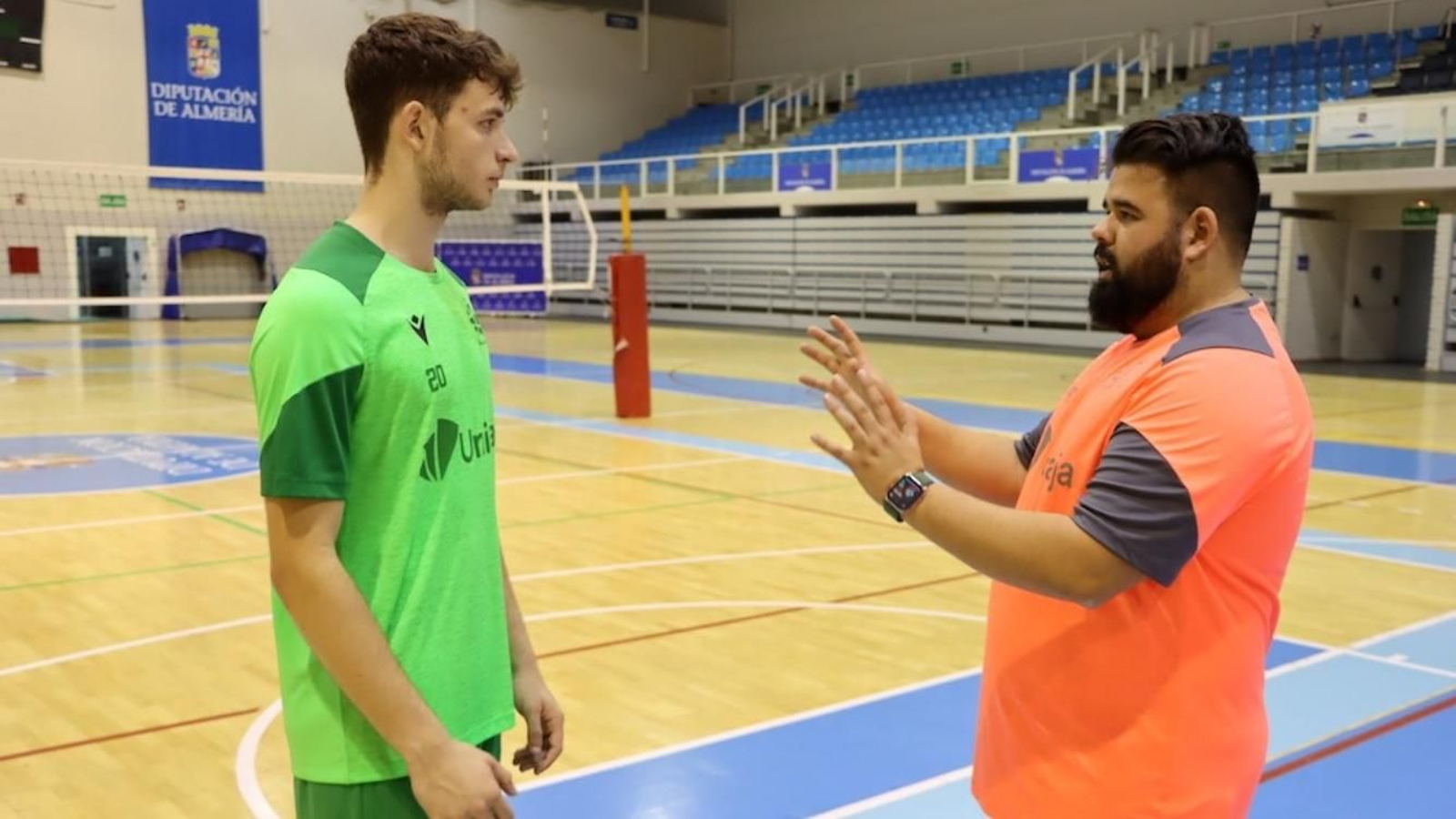 Pablo Ruiz y Jaime Motos, juntos en un entrenamiento del cuadro almeriense.