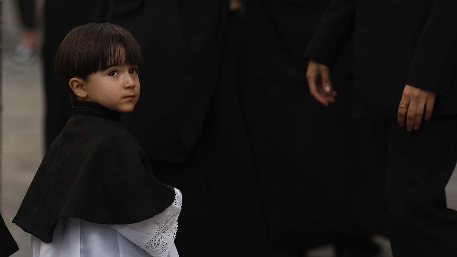 Las imágenes del Viernes Santo en Tarifa: El Santo Entierro