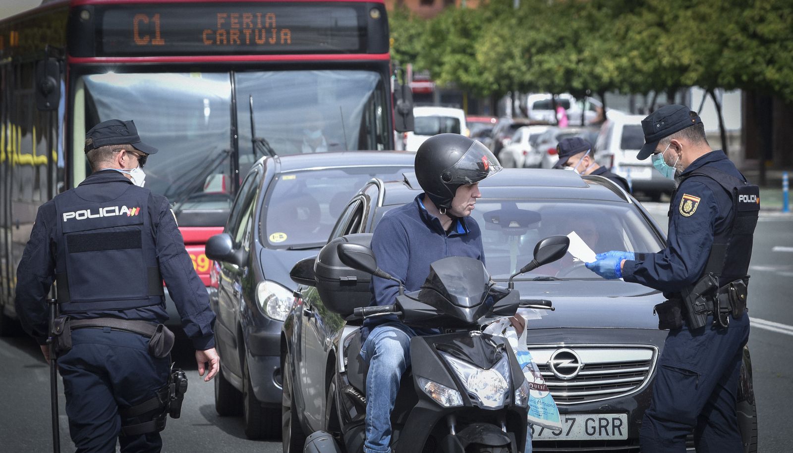 La resistencia en las calles de Sevilla Este y La puebla del Río: corazón de Sevilla y puerta de Doñana