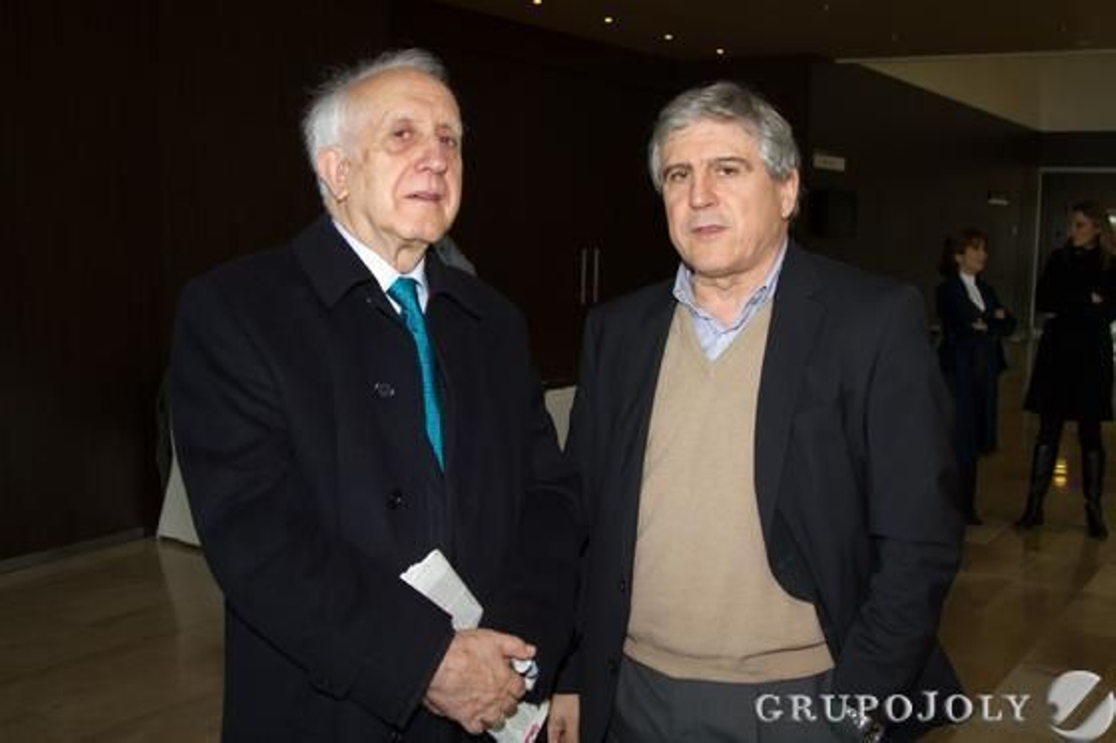 El ingeniero Javier Aracil y el médico e investigador José López Barneo.

Foto: Juan Carlos Vázquez/ Victoria Hidalgo