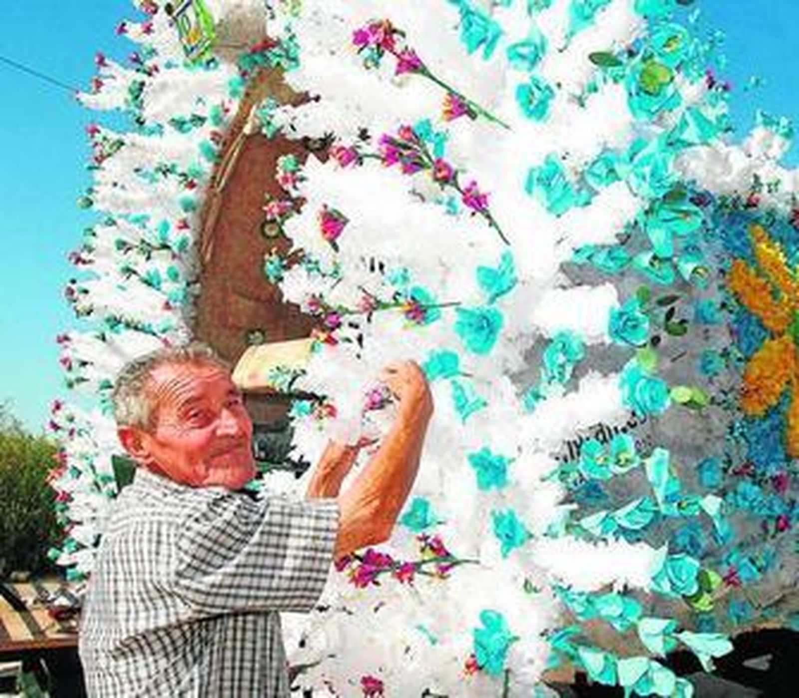Detalles para los carros, canastos de flores y la cara de la Blanca Paloma.