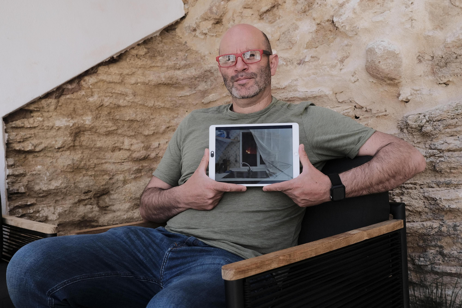 Juan Jesús García (Jon Nazca) muestra la imagen que ha sido finalista. Juan Jesús García (Jon Nazca) muestra la imagen que ha sido finalista.